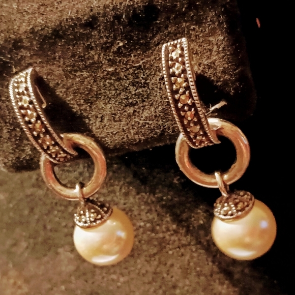 JJ Judith Jack Sterling Silver  Marcasite Drop down dangling Faux Pearl Earrings - Picture 1 of 11